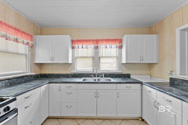 301 W Orange Avenue, Foley, AL 36535
