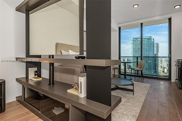 398 NE 5th St 2802, Miami, FL 33132