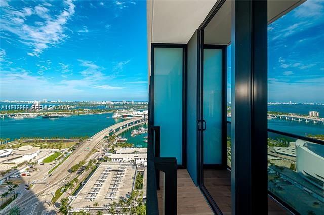 398 NE 5th St 2802, Miami, FL 33132