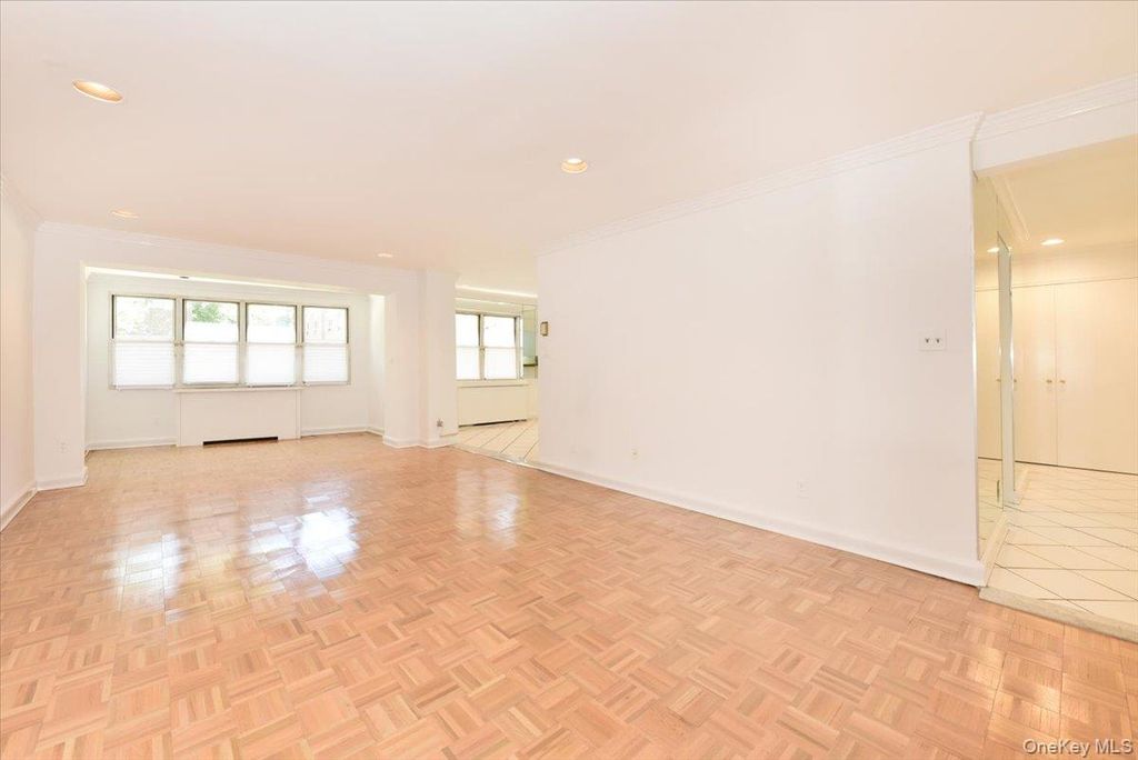 180 S Middle Neck Road 1-J, Great Neck, NY 11021 — photo 4