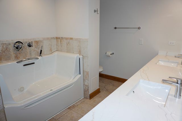 4811 N OLCOTT Avenue 516, Harwood Heights, IL 60706