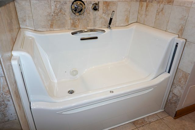 4811 N OLCOTT Avenue 516, Harwood Heights, IL 60706