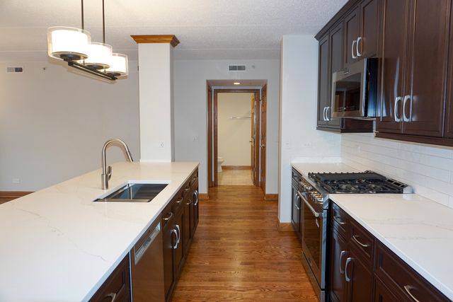 4811 N OLCOTT Avenue 516, Harwood Heights, IL 60706