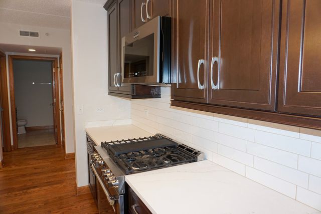 4811 N OLCOTT Avenue 516, Harwood Heights, IL 60706