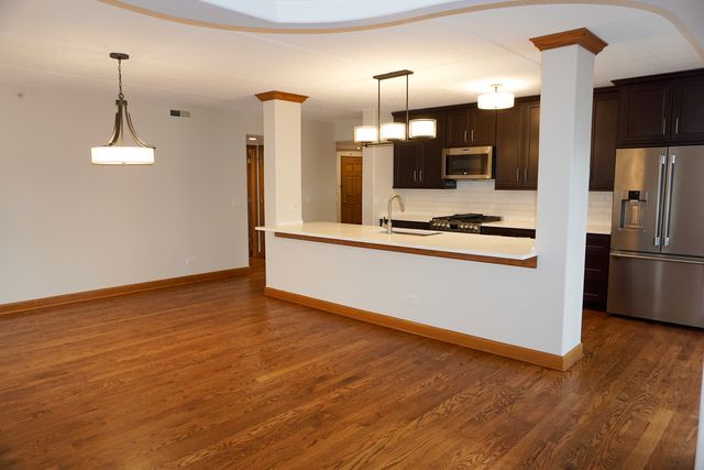 4811 N OLCOTT Avenue 516, Harwood Heights, IL 60706