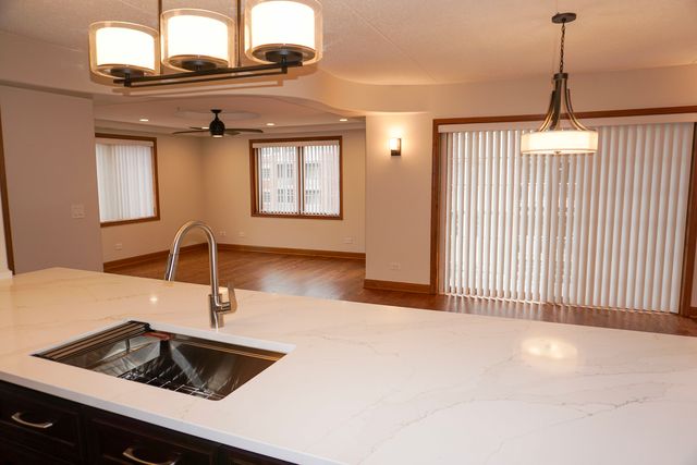 4811 N OLCOTT Avenue 516, Harwood Heights, IL 60706