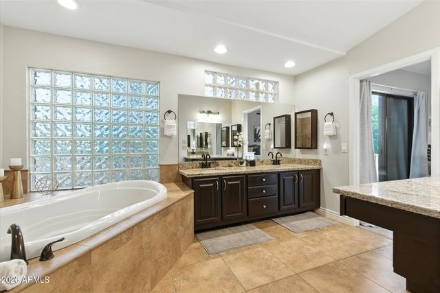5851 E BECK Lane, Scottsdale, AZ 85254