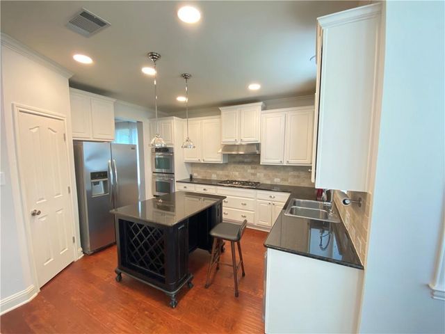 7424 Jaborandi DR, Austin, TX 78739