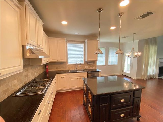 7424 Jaborandi DR, Austin, TX 78739