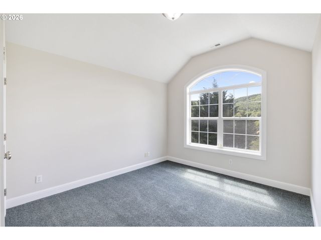 67856 NEHALEM Hwy, Vernonia, OR 97064