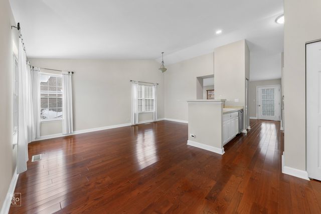 831 Genesee Drive 831, Naperville, IL 60563