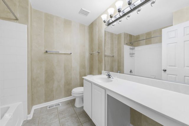 831 Genesee Drive 831, Naperville, IL 60563