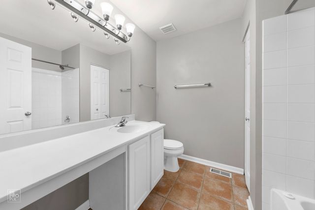 831 Genesee Drive 831, Naperville, IL 60563