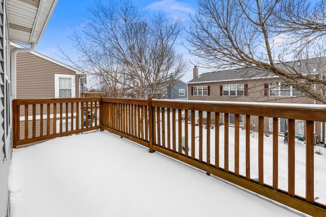 831 Genesee Drive 831, Naperville, IL 60563