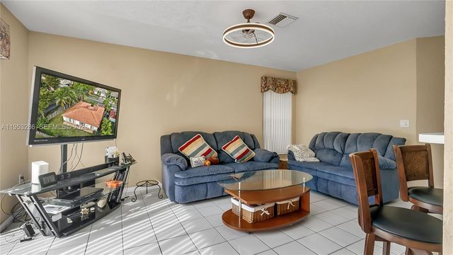 15486 SW 147th St, Miami, FL 33196