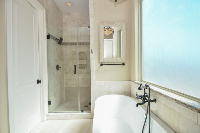 1126 W 16th Street B, Houston, TX 77008