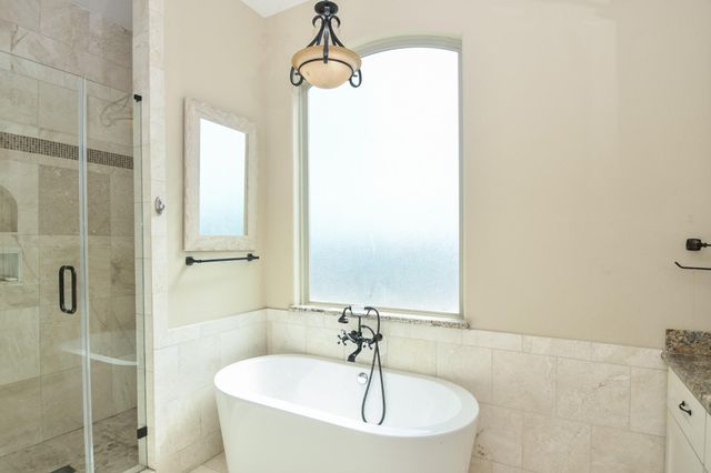1126 W 16th Street B, Houston, TX 77008