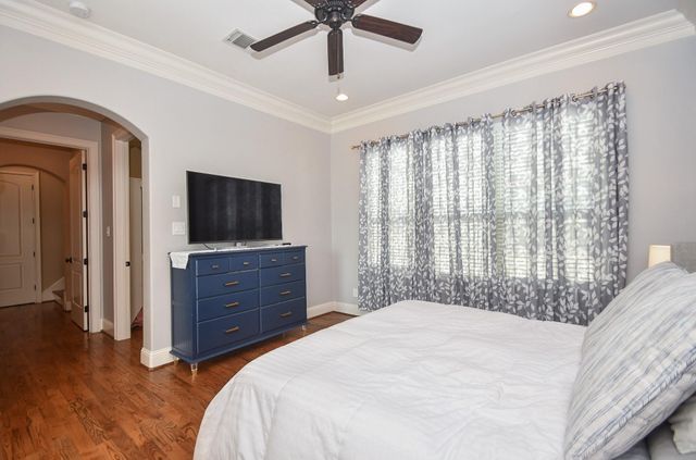 1126 W 16th Street B, Houston, TX 77008