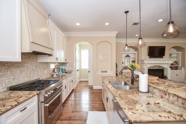 1126 W 16th Street B, Houston, TX 77008