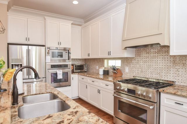 1126 W 16th Street B, Houston, TX 77008