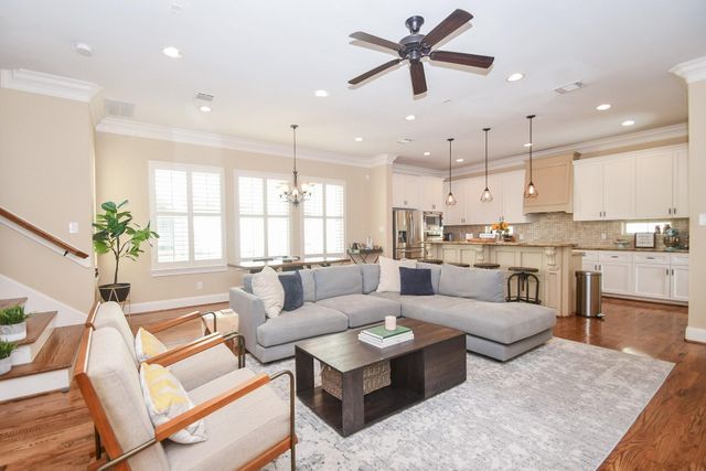 1126 W 16th Street B, Houston, TX 77008