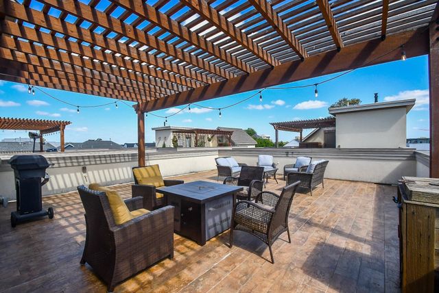 1126 W 16th Street B, Houston, TX 77008