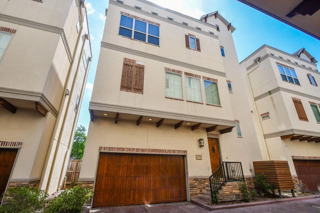 1126 W 16th Street B, Houston, TX 77008