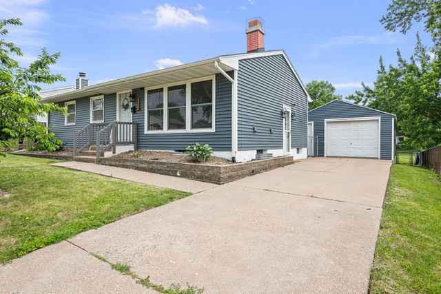 3021 W Rusholme Street, Davenport, IA 52804