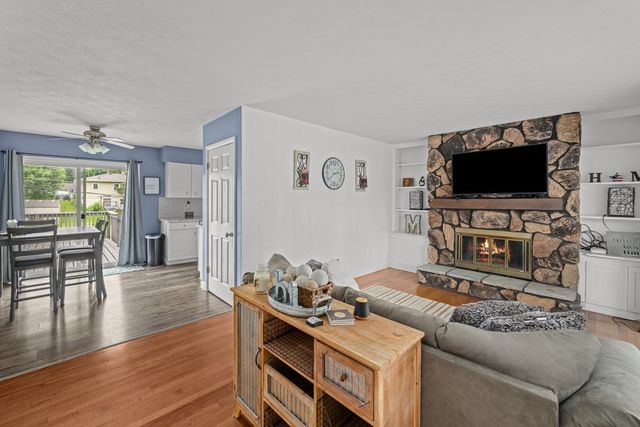 3021 W Rusholme Street, Davenport, IA 52804