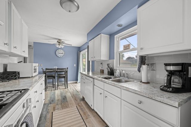 3021 W Rusholme Street, Davenport, IA 52804
