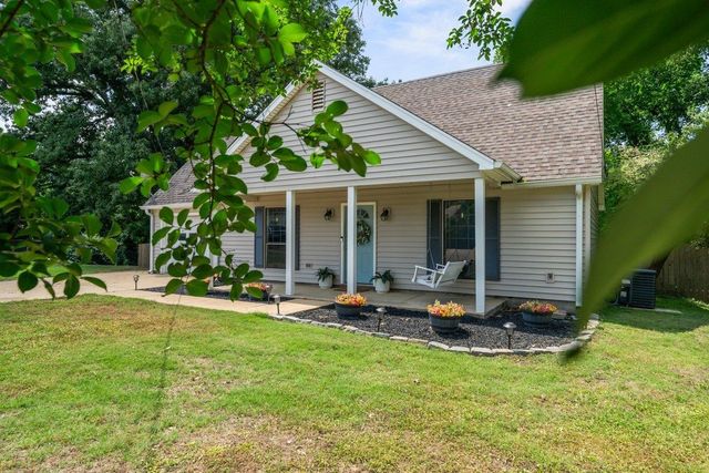1039 TRAVIS DR, Brighton, TN 38011