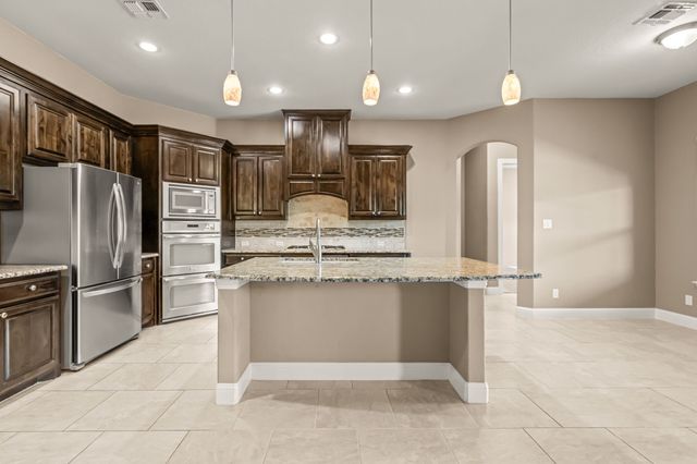 12731 Bella Roma Drive, Fort Worth, TX 76126