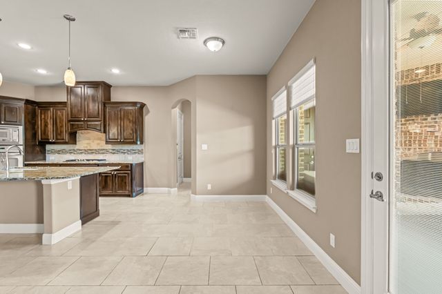 12731 Bella Roma Drive, Fort Worth, TX 76126