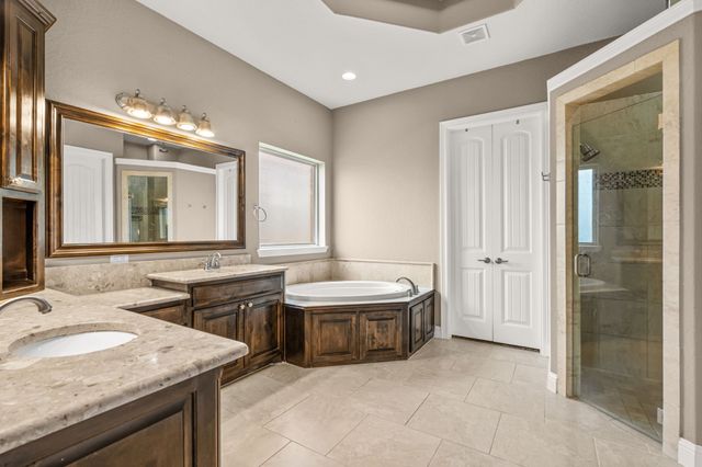 12731 Bella Roma Drive, Fort Worth, TX 76126