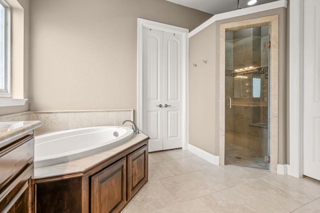 12731 Bella Roma Drive, Fort Worth, TX 76126