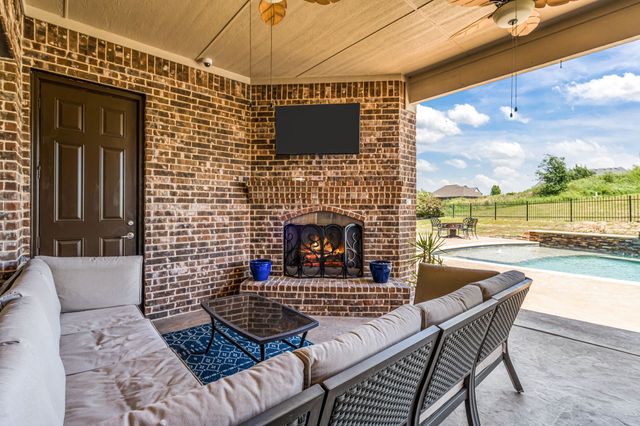 12731 Bella Roma Drive, Fort Worth, TX 76126