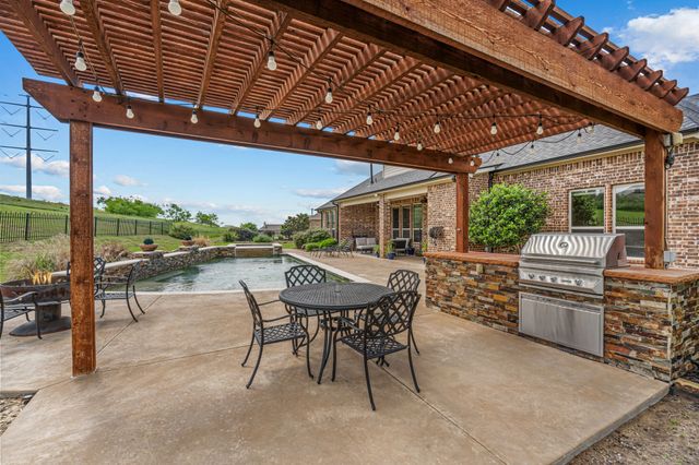 12731 Bella Roma Drive, Fort Worth, TX 76126