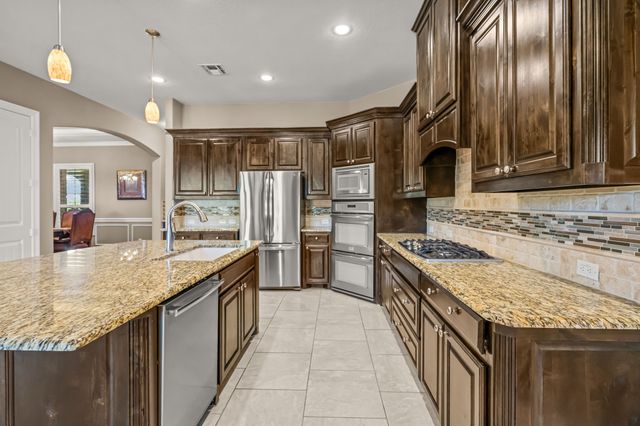 12731 Bella Roma Drive, Fort Worth, TX 76126