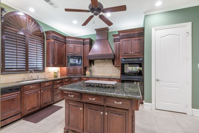 2303 Panorama Court, Arlington, TX 76016