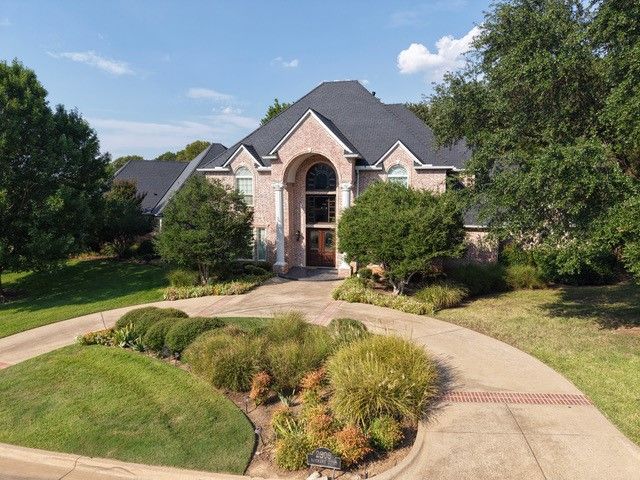 2303 Panorama Court, Arlington, TX 76016