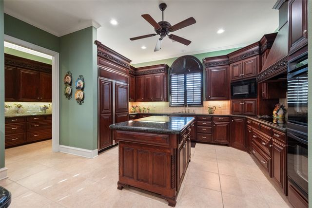 2303 Panorama Court, Arlington, TX 76016