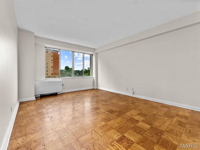 900 S Hanley Road 3D, Clayton, MO 63105