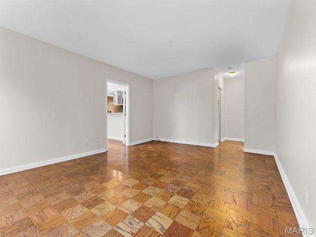 900 S Hanley Road 3D, Clayton, MO 63105