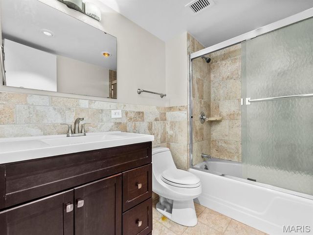 900 S Hanley Road 3D, Clayton, MO 63105