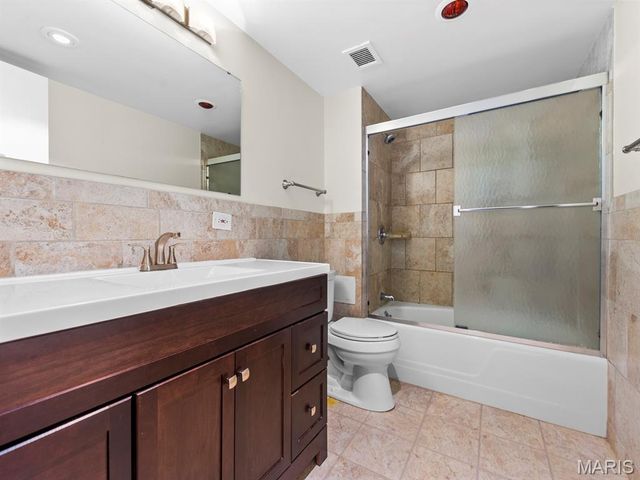900 S Hanley Road 3D, Clayton, MO 63105