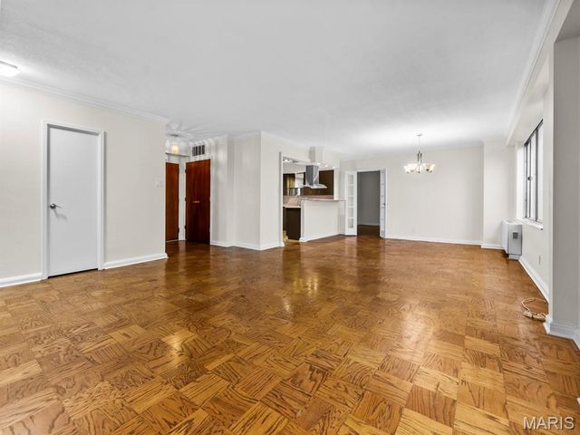 900 S Hanley Road 3D, Clayton, MO 63105