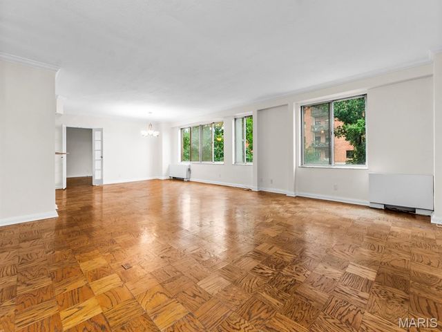 900 S Hanley Road 3D, Clayton, MO 63105