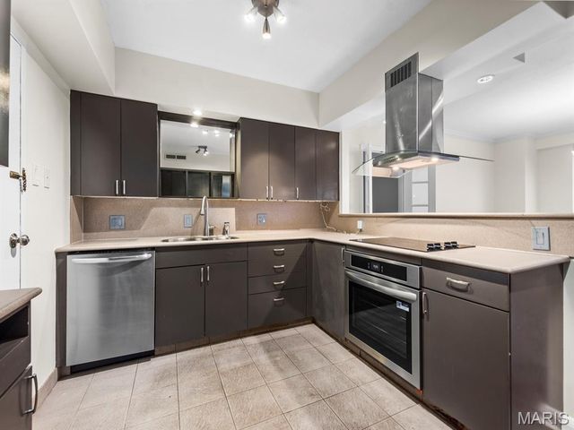 900 S Hanley Road 3D, Clayton, MO 63105