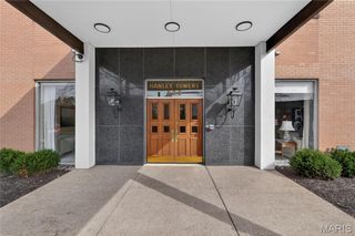 900 S Hanley Road 3D, Clayton, MO 63105