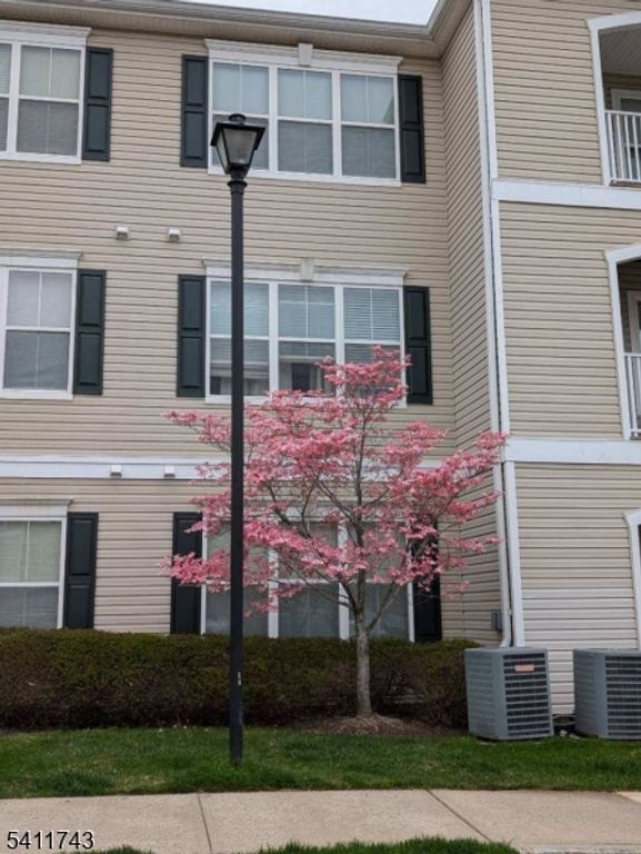 326 Sloan Ct 326, Matawan Boro, NJ 07747